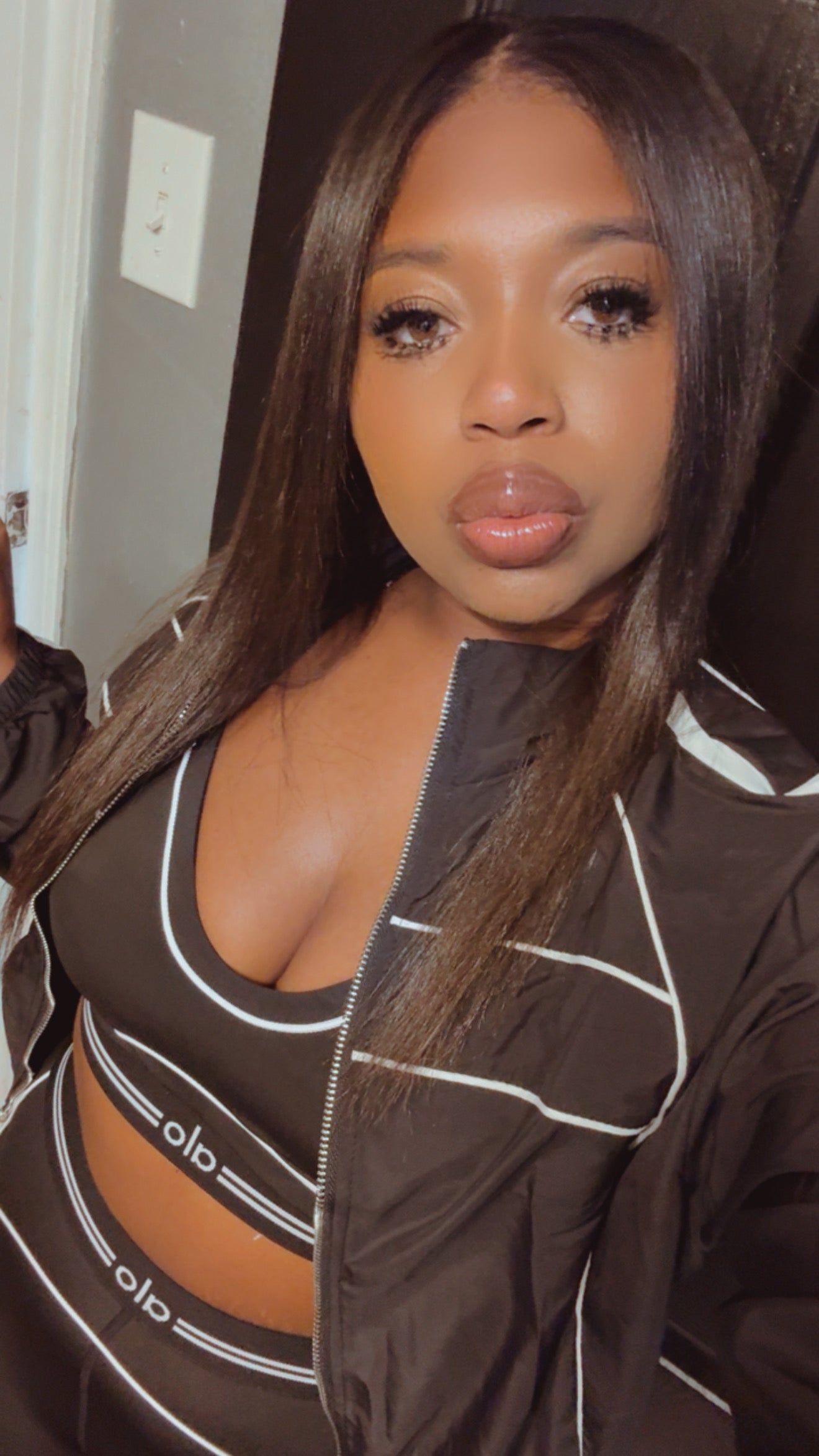 The CharMarie Baddie Guide: Raw Hair Care, Wig Installs & Natural Hair Growth